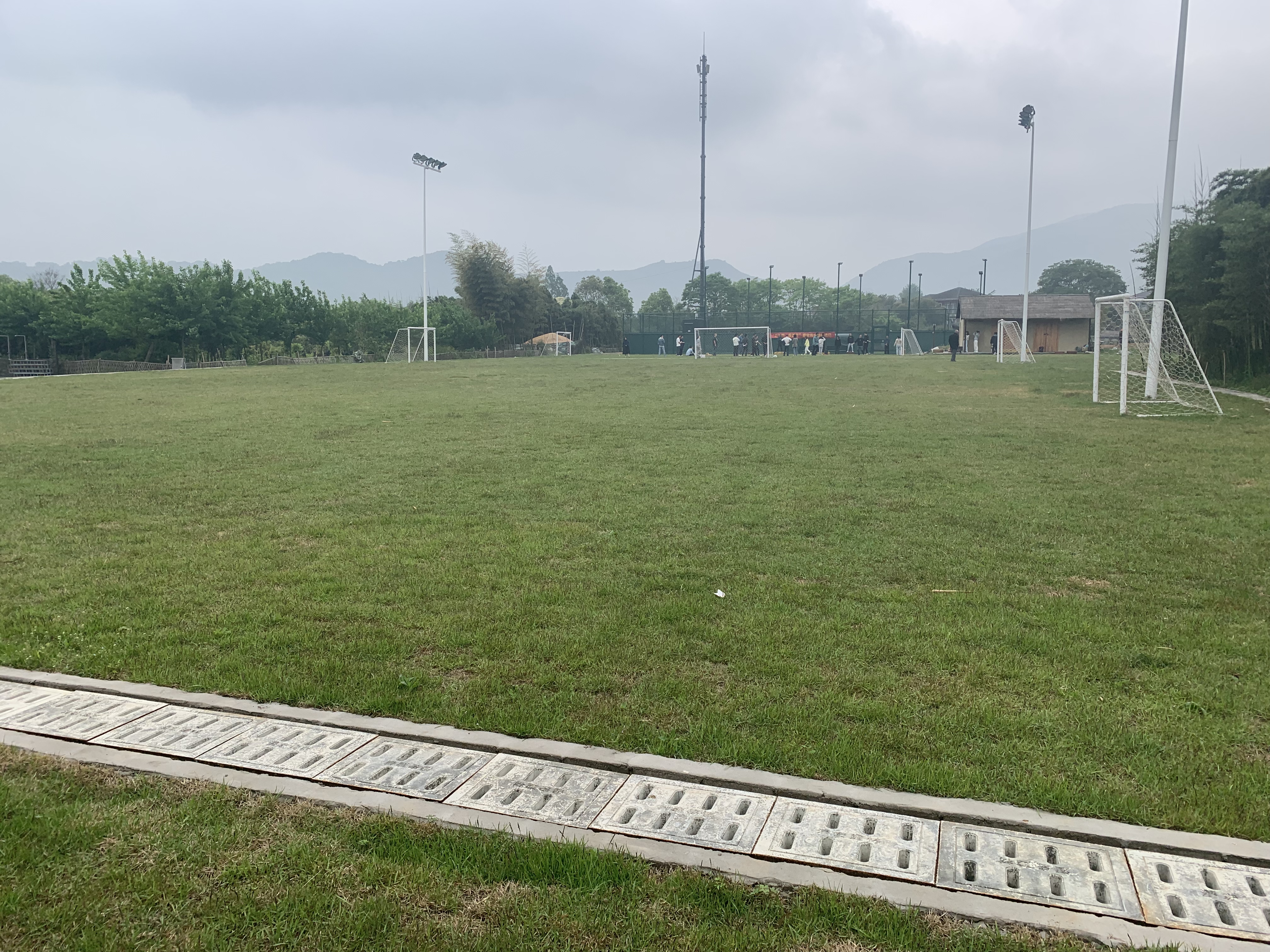 黃湖鎮(zhèn)青山村體育運(yùn)動(dòng)場的建設(shè)項(xiàng)目